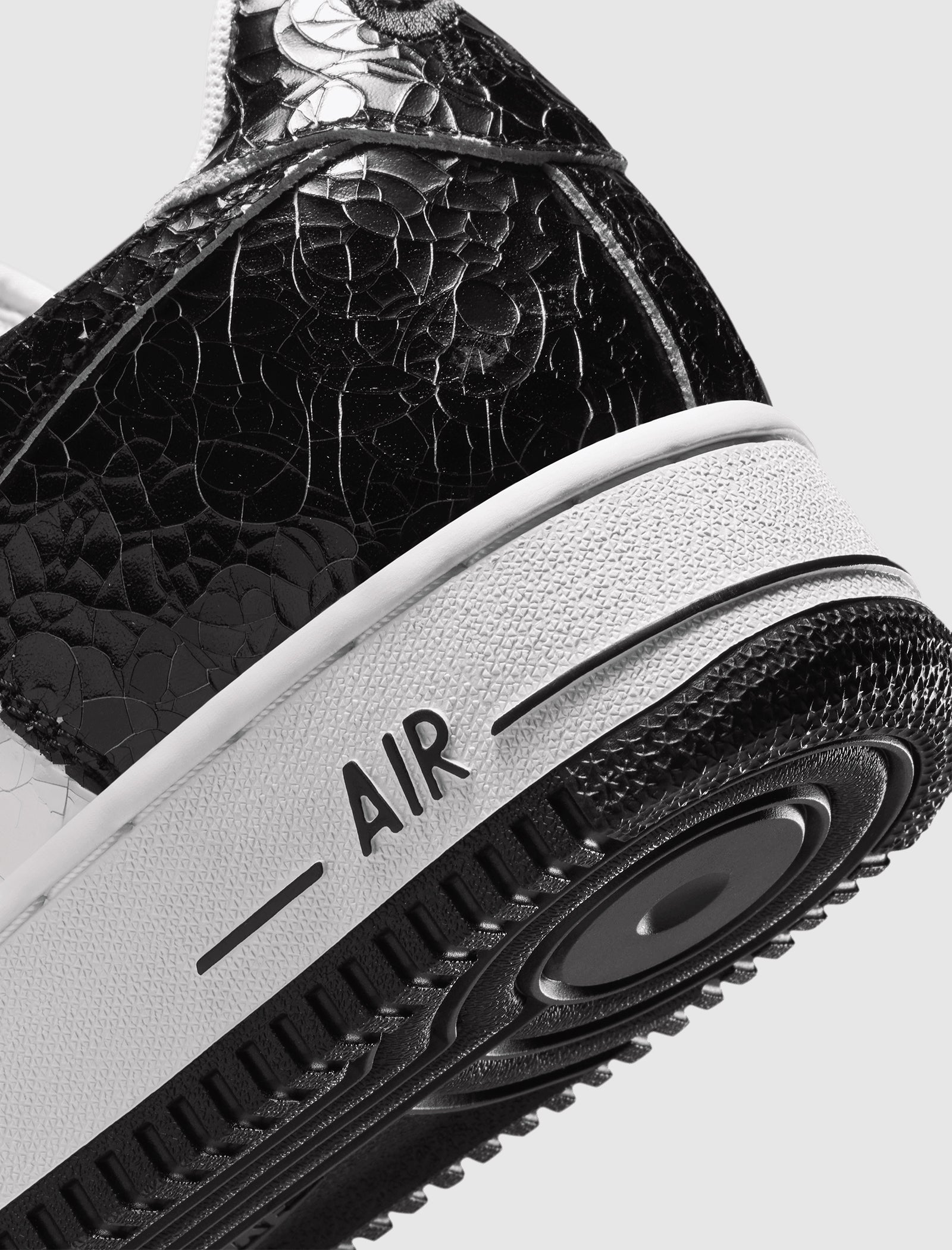 NIKE AIR FORCE 1 "CRACKED LEATHER" - Image 3
