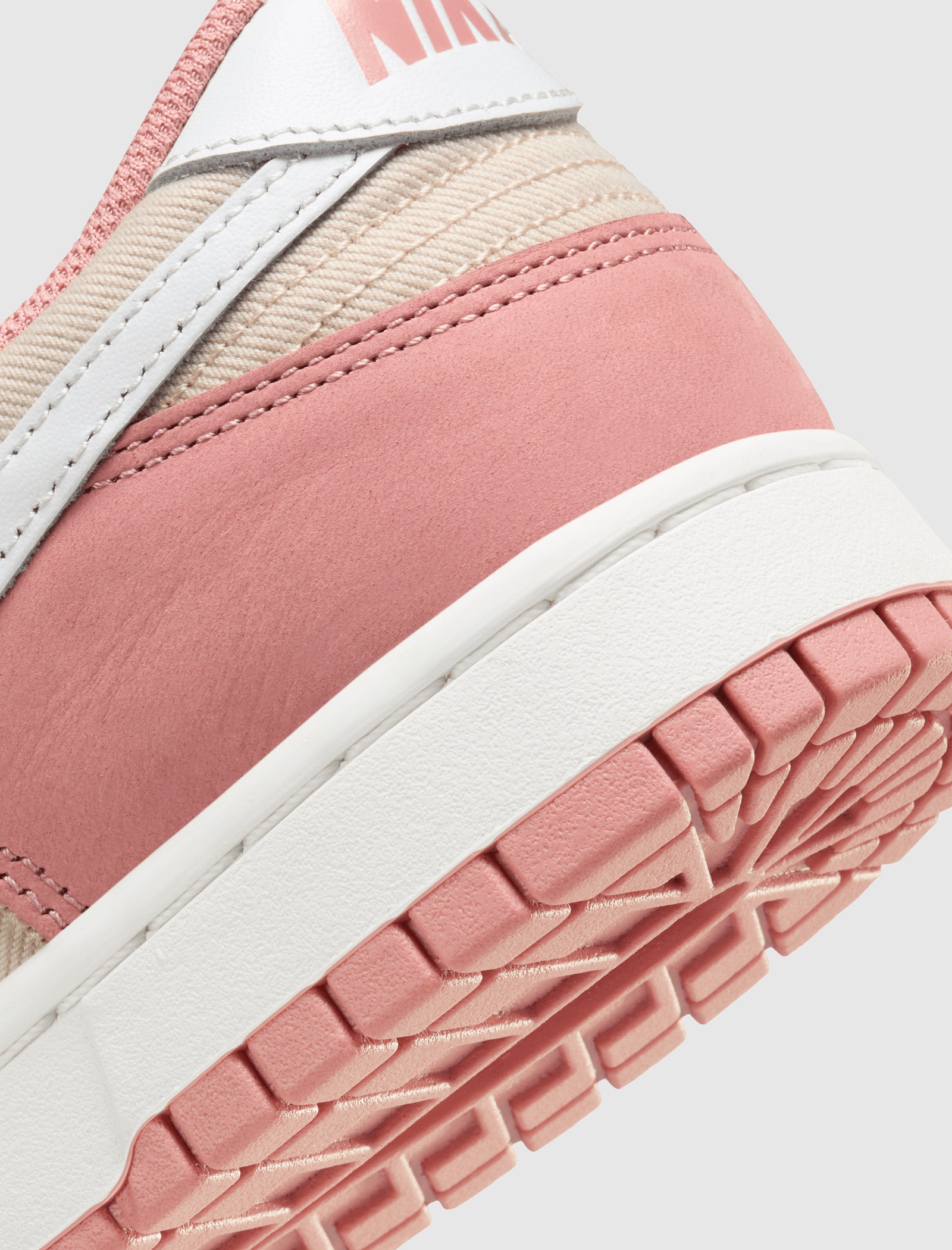 DUNK LOW "RED STARDUST" - Image 3