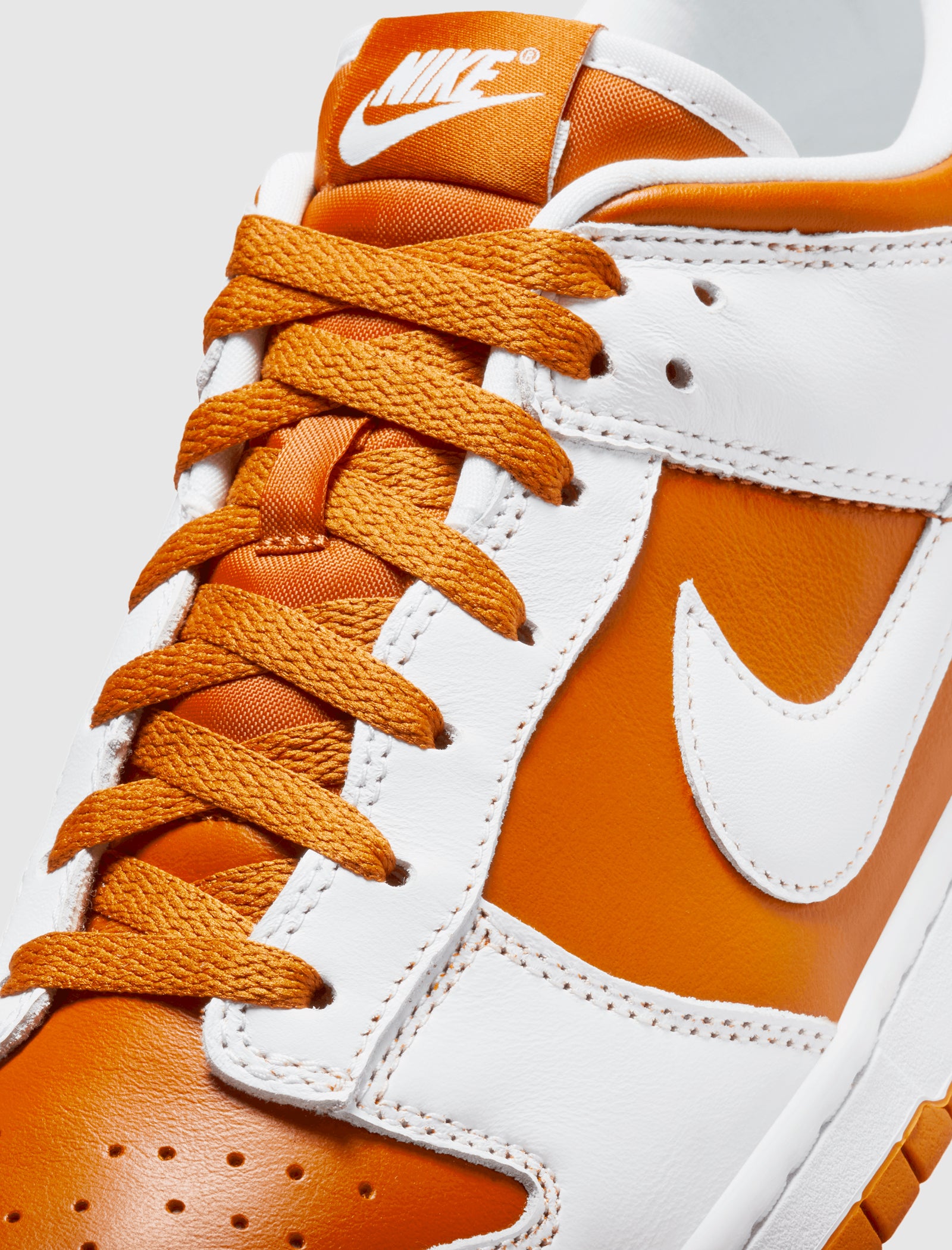 DUNK LOW "REVERSE CURRY" - Image 2