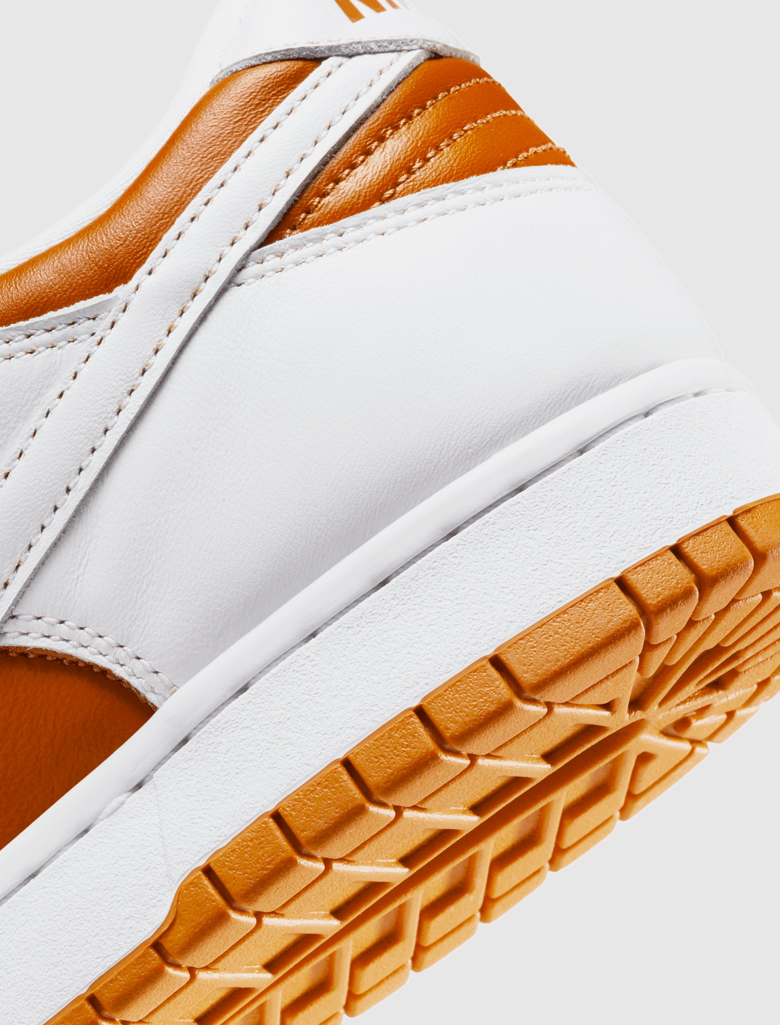 DUNK LOW "REVERSE CURRY" - Image 3