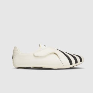PHARRELL WILLIAMS YOGA VARIO "WHITE/BLACK"