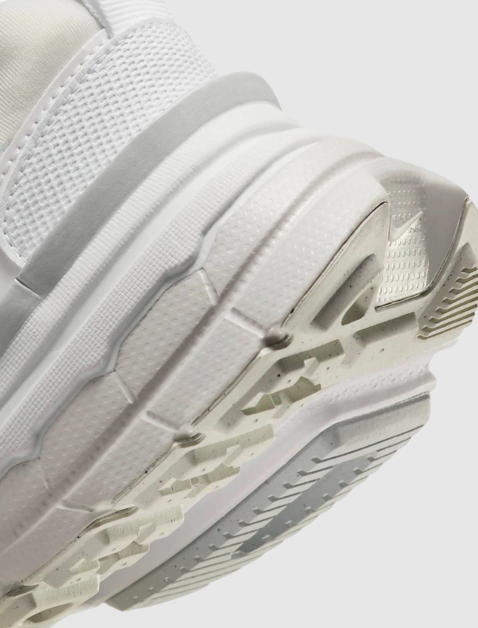WOMEN'S V2K RUN "WHITE/METALLIC SILVER" - Image 3