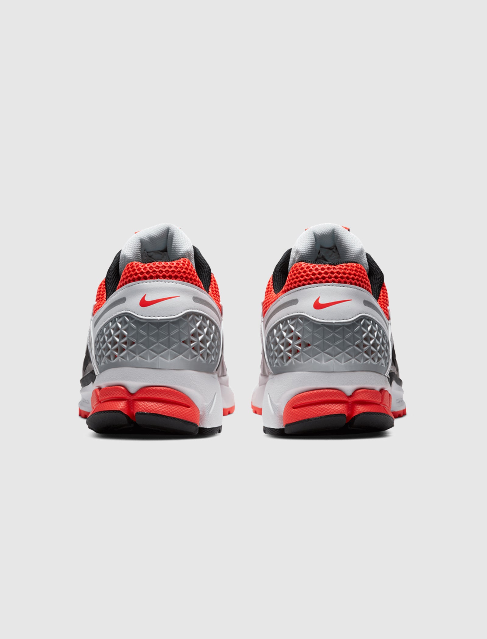 ZOOM VOMERO 5 "BRIGHT CRIMSON/BLACK/ GLACIER ICE" - Image 7