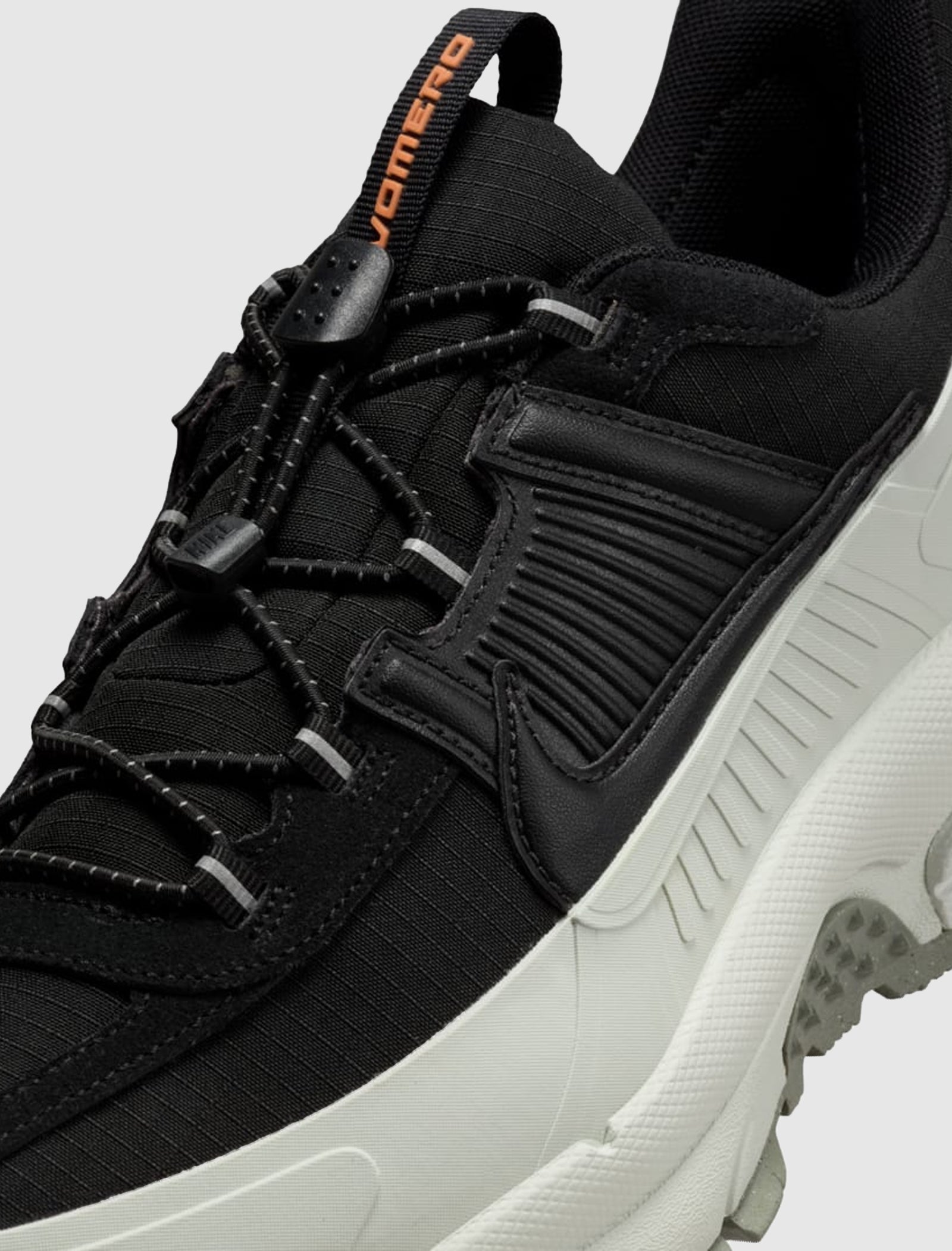 ZOOM VOMERO ROAM "BLACK/ LIGHT SILVER" - Image 2