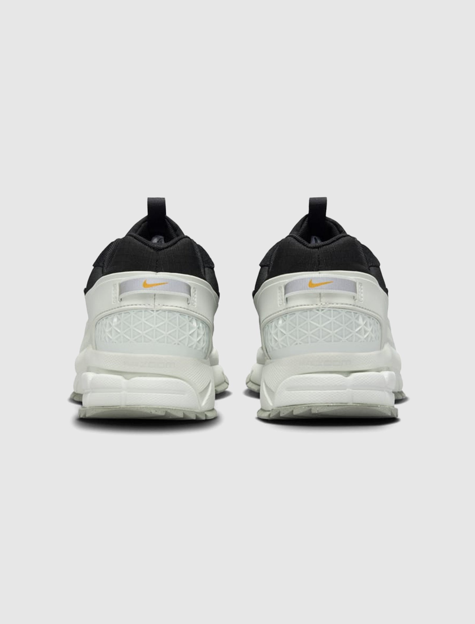 ZOOM VOMERO ROAM "BLACK/ LIGHT SILVER" - Image 6