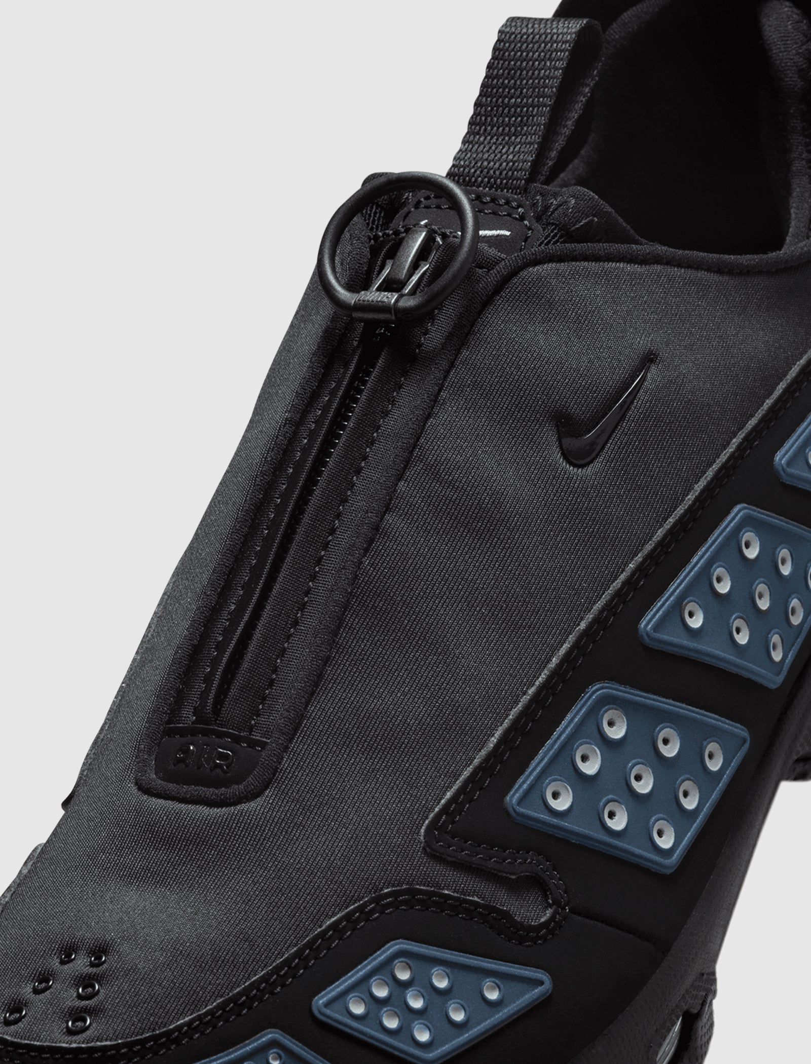 WOMEN'S AIR MAX SUNDER "BLACK/SILVER" - Image 2