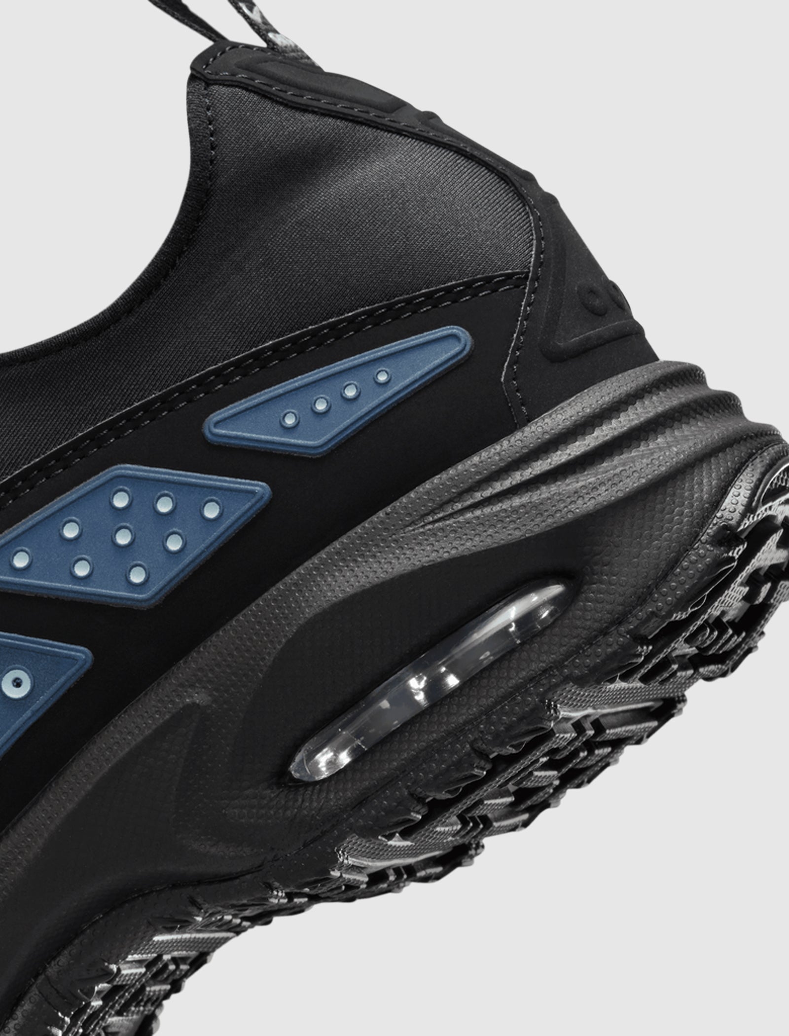 WOMEN'S AIR MAX SUNDER "BLACK/SILVER" - Image 3