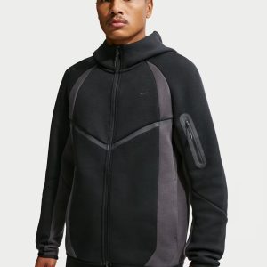 Nike Tech