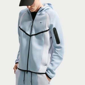 Nike Tech